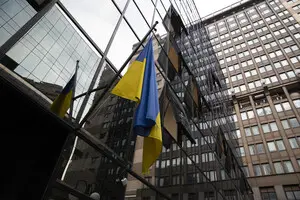В Еврокомиссии отреагировали на приостановление консульских услуг для украинцев