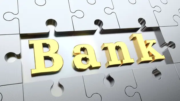 Банки и майские праздники: как будут работать банки 6 и 8 мая