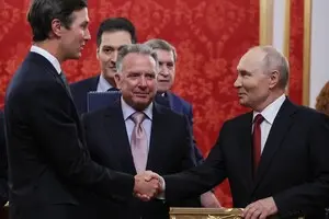 Во время визита в РФ Уиткоффа и Кушнера сопровождал чиновник Минфина США, ответственный за санкции — Axios 