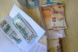 Чиновники главно налоговой Тернопольской области вымогали у предпринимателей взятки — НАБУ