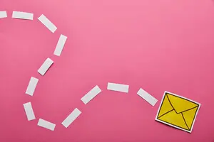 «Укрпочта» приостановила доставку «подозрения» от Кравченко