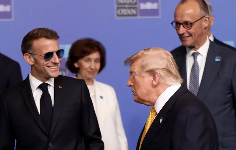 Макрон хочет убедить Трампа сохранить поддержку Украины и давление на Россию во время их встречи
